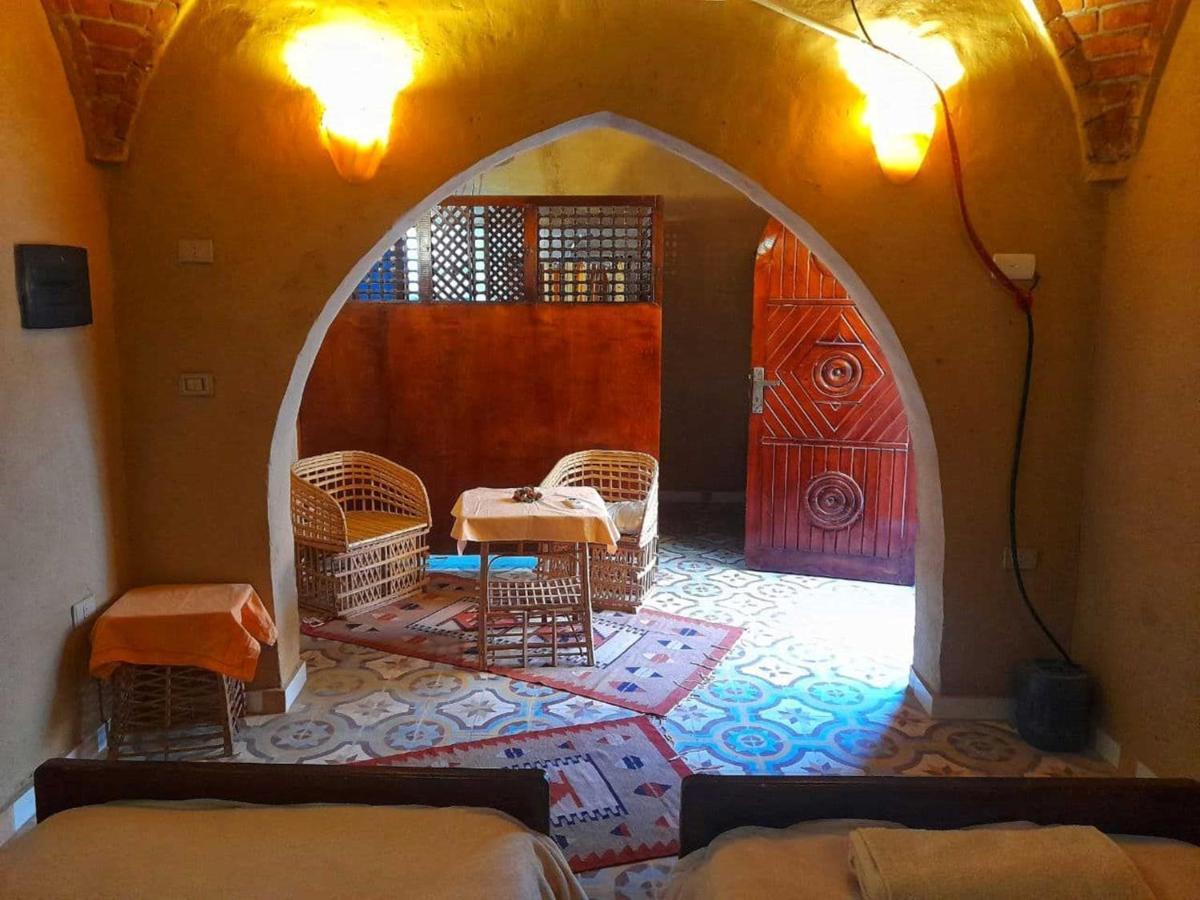 Pensjonat Scorpion House 2*