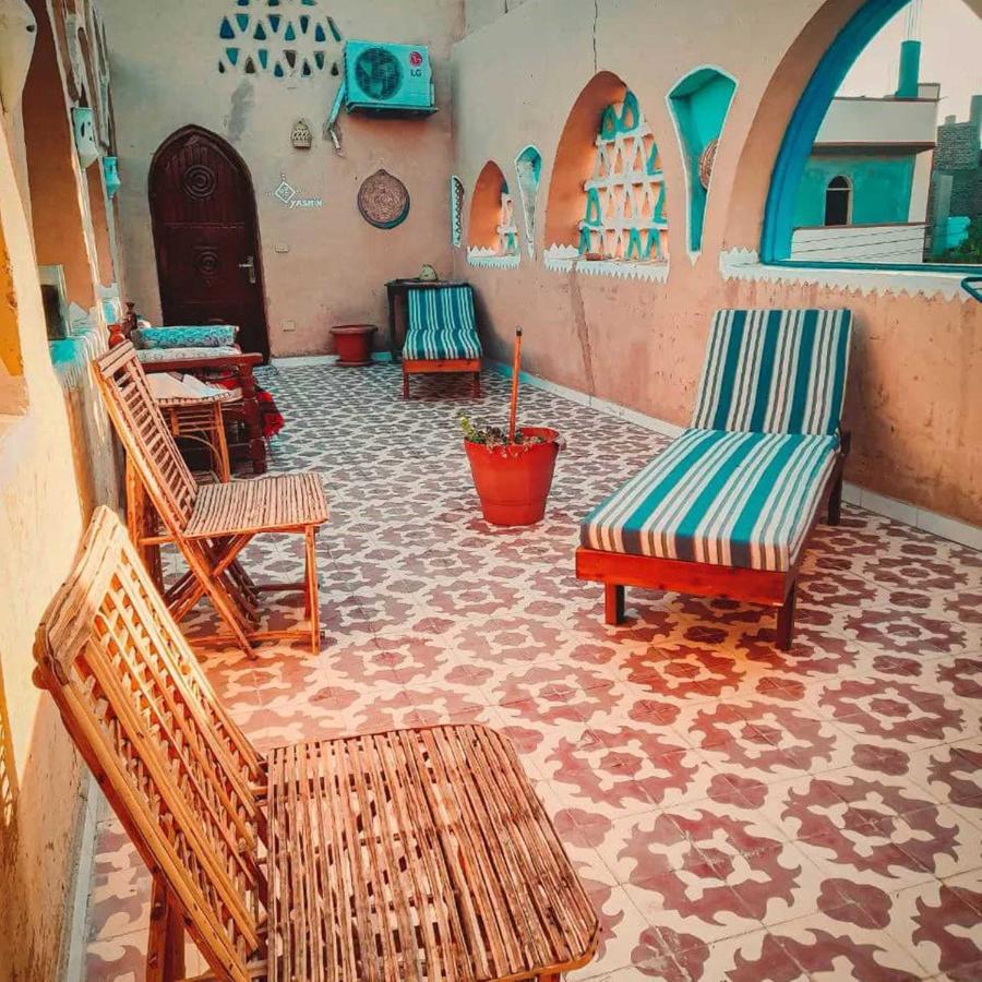 Pensjonat Scorpion House 2*