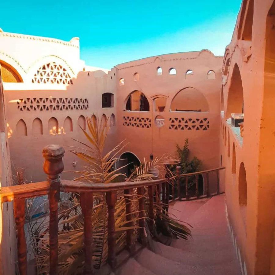 Pensjonat Scorpion House 2*