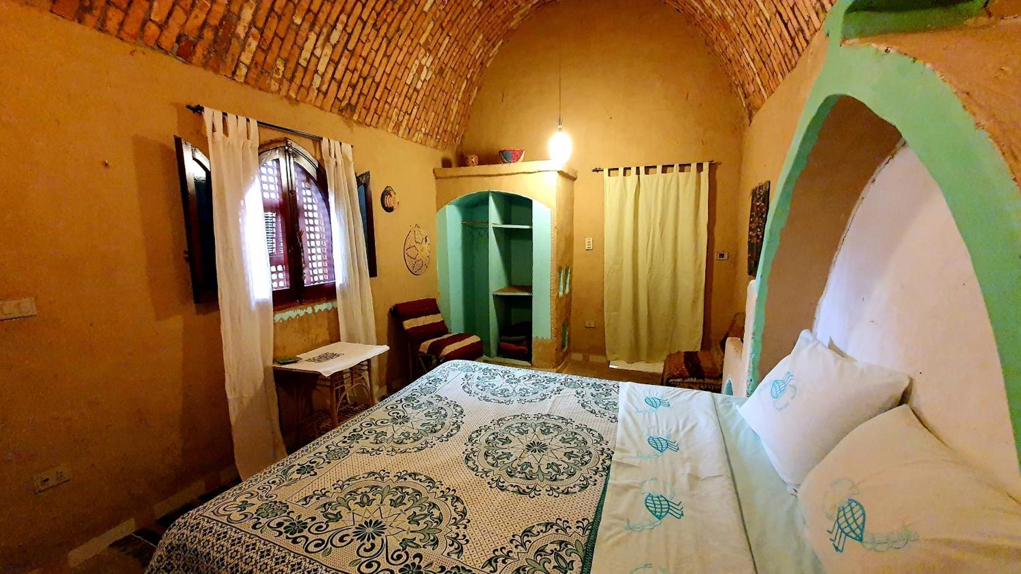 Pensjonat Scorpion House 2*