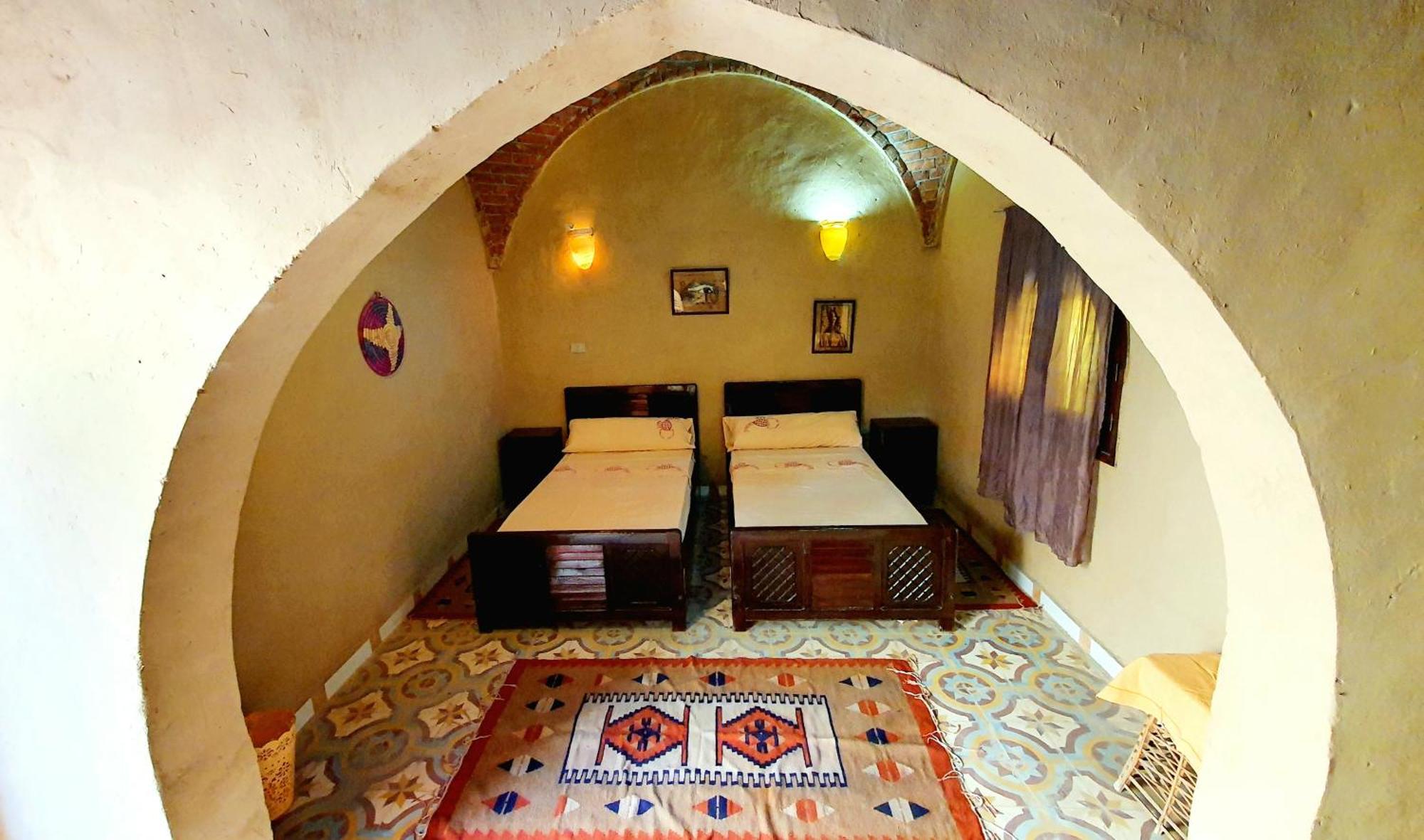 Pensjonat Scorpion House 2*